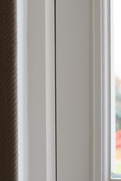 une-fenetre-a-paris-fenetre-gueule-de-loup-detail