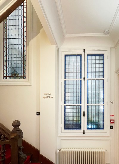 une-fenetre-a-paris-fenetre-sur-mesure-vitraux-fasst-4 une-fenetre-a-paris-fenetre-sur-mesure-vitraux-fasst-4