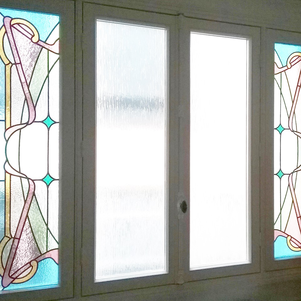 une-fenetre-a-paris-fenetre-sur-mesure-vitraux-imbert-2