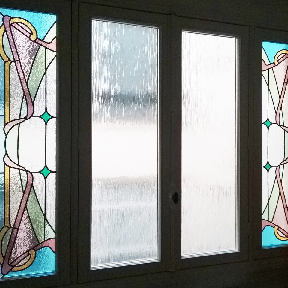 une-fenetre-a-paris-fenetre-sur-mesure-vitraux-imbert