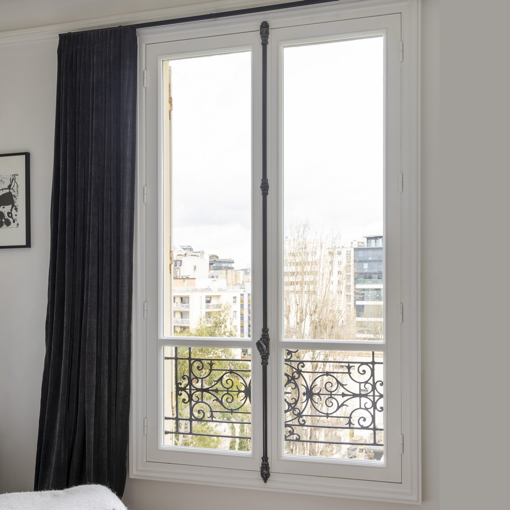 une-fenetre-a-paris-haussmannienne-fenetre-en-saillie