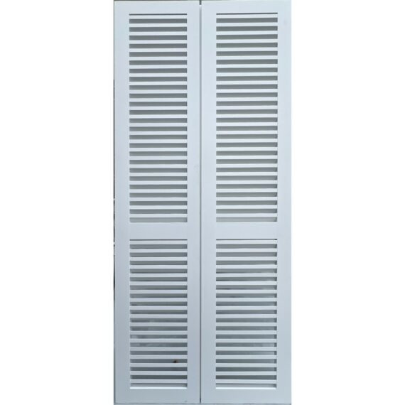 une-fenetre-a-paris-volets-exterieurs-battants-repliables-en-bois-2